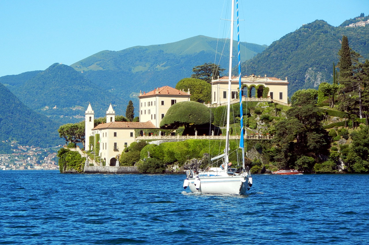 Lake Como Navigation Rules boats